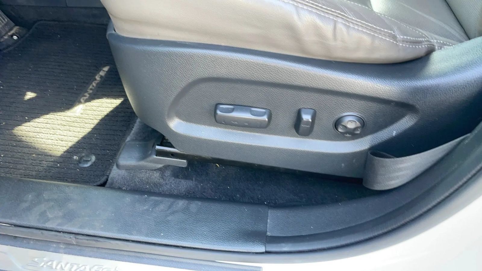 Used 2018 Hyundai Santa Fe FWD image 29
