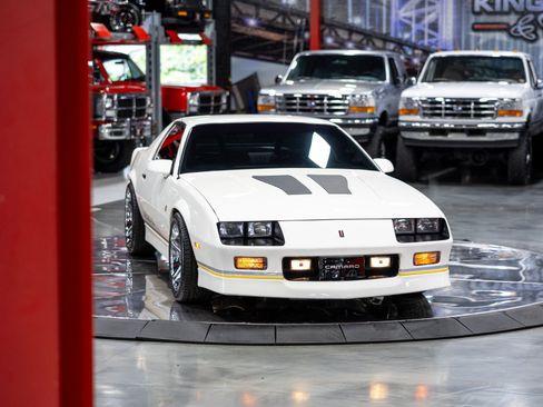 Used 1989 Chevrolet Camaro IROC-Z image 4