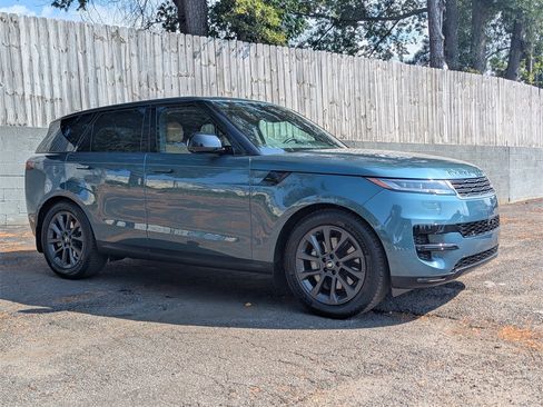 Used 2024 Land Rover Range Rover Sport SE image 5