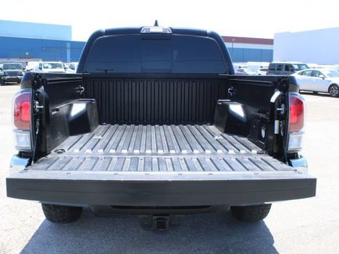 Used 2023 Toyota Tacoma TRD Off-Road AWD/4WD image 7