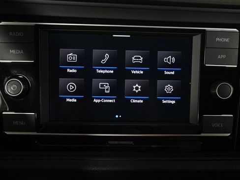 Certified 2023 Volkswagen Jetta SE w/ Panoramic Sunroof Package image 7