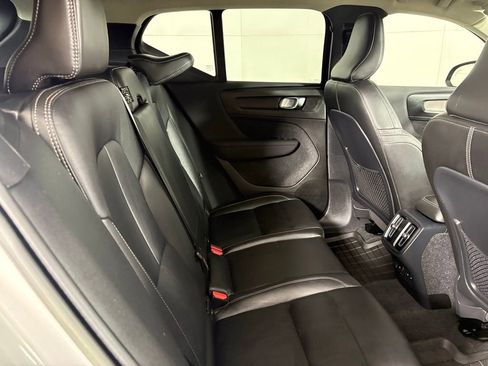Used 2023 Volvo XC40 B5 Plus w/ Driver Assist Package AWD/4WD image 16