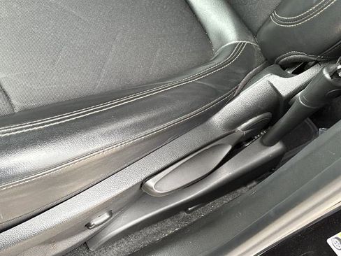 Used 2021 Chevrolet Trax LT image 25