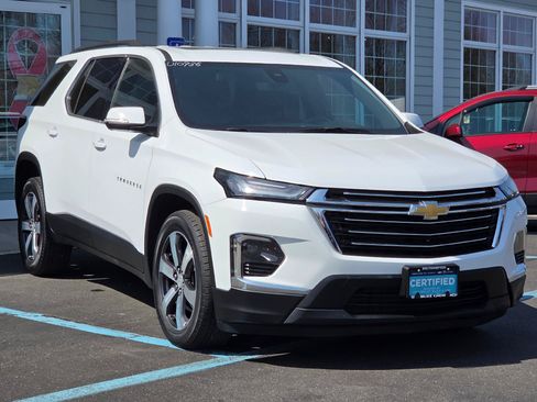 Certified 2023 Chevrolet Traverse LT w/ LT Premium Package AWD/4WD image 1