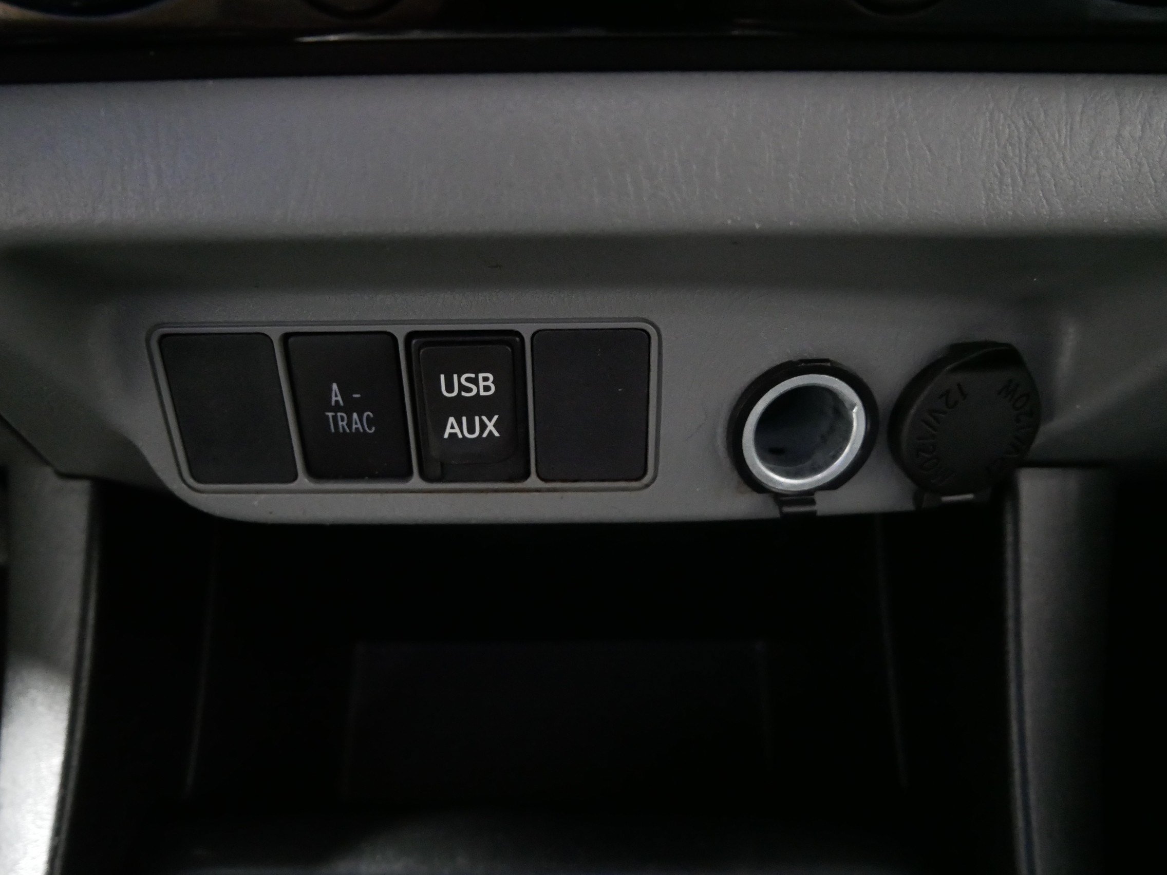Used 2014 Toyota Tacoma 4x4 Double Cab w/ TRD Off-Road Package image 29
