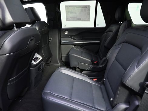 New 2025 Lincoln Navigator Reserve w/ Jet Appearance Package image 21