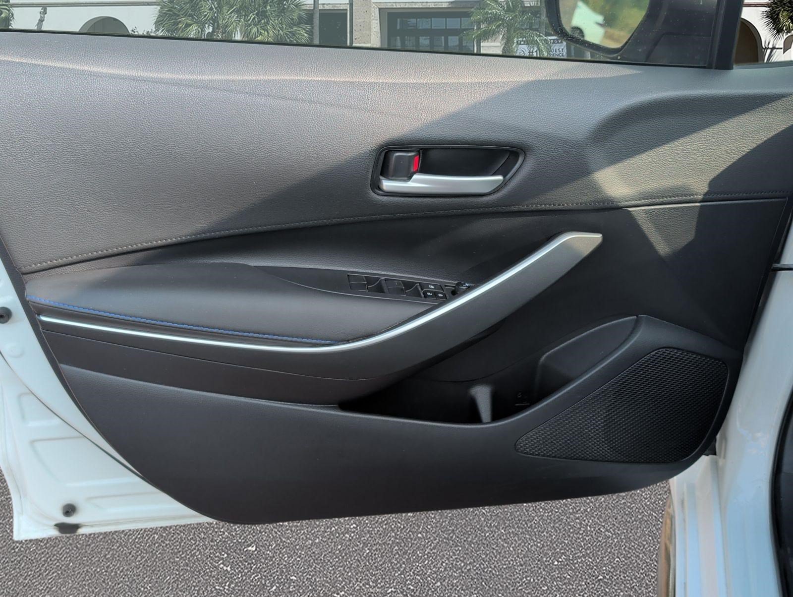 Used 2020 Toyota Corolla SE FWD image 8