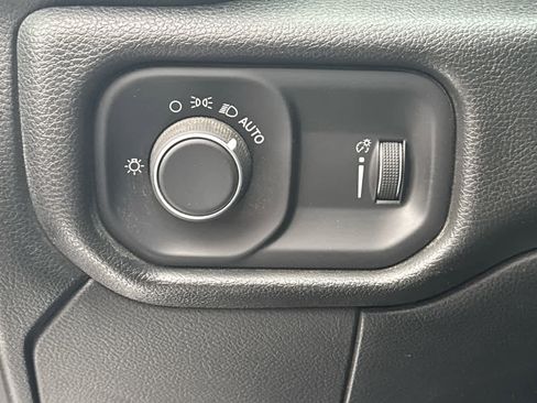 Used 2021 RAM 3500 Tradesman w/ Chrome Appearance Group image 15