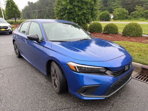Used 2023 Honda Civic Sport image 4