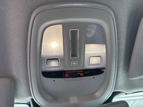 Certified 2025 Volvo XC40 B5 Core w/ Protection Package Premier image 21