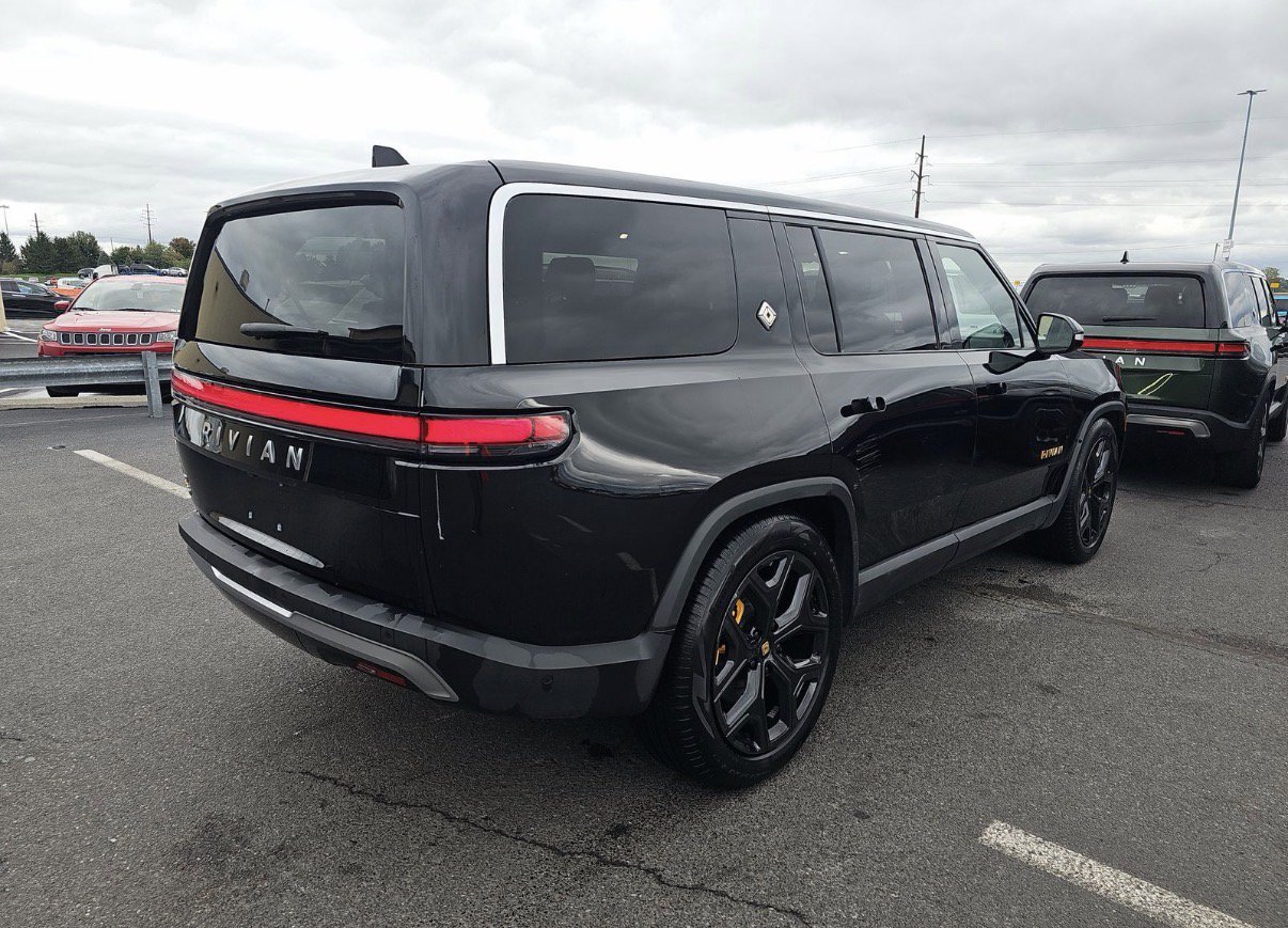 Used 2024 Rivian R1S Adventure Quad AWD/4WD image 4