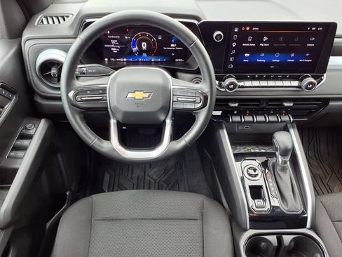 Used 2024 Chevrolet Colorado LT w/ LT Convenience Package II AWD/4WD image 6