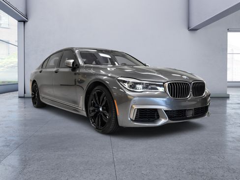 Used 2018 BMW M760i xDrive AWD/4WD image 8