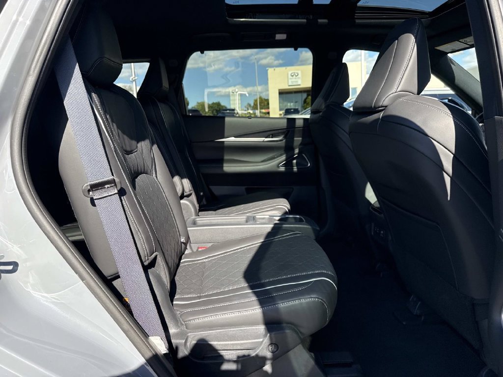 Used 2025 INFINITI QX60 Autograph w/ Cargo Package AWD/4WD image 21