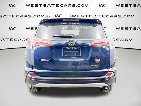 Used 2018 Toyota RAV4 XLE AWD/4WD image 4