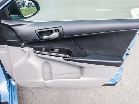 Used 2012 Toyota Camry LE FWD image 38
