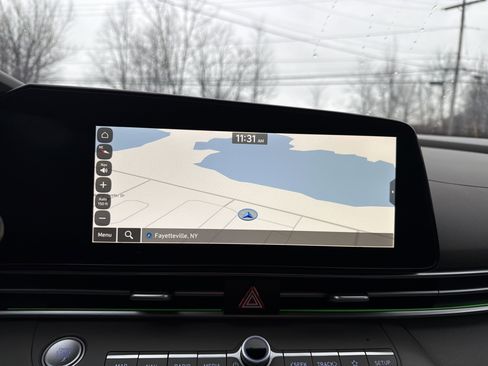 Used 2024 Hyundai Elantra SEL w/ Convenience Package image 18