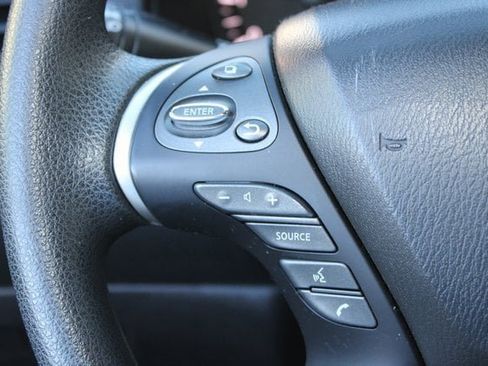 Used 2019 Nissan Pathfinder S image 12