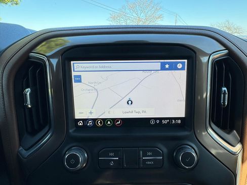 Used 2022 Chevrolet Silverado 2500 High Country w/ Z71 Off-Road Package image 19