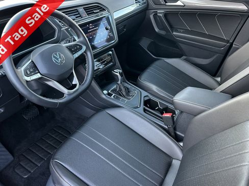 Certified 2022 Volkswagen Tiguan SE w/ Panoramic Sunroof Package image 10