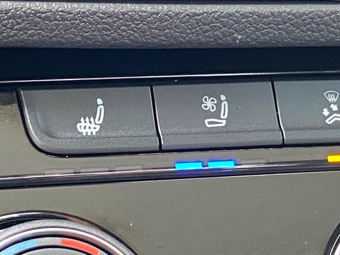 Certified 2023 Volkswagen Jetta SEL FWD image 18