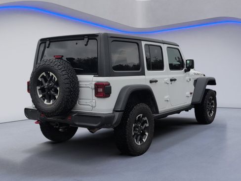 Used 2025 Jeep Wrangler Unlimited Rubicon AWD/4WD image 5