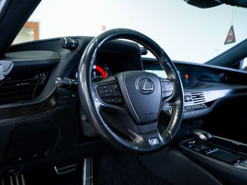 Used 2018 Lexus LS 500 F Sport w/ Accessory Package (Z2) RWD image 34