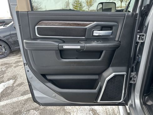 Used 2019 RAM 2500 Laramie image 39