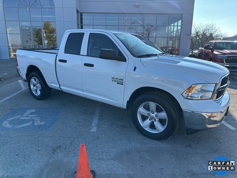 Used 2024 RAM 1500 Classic SLT AWD/4WD image 42