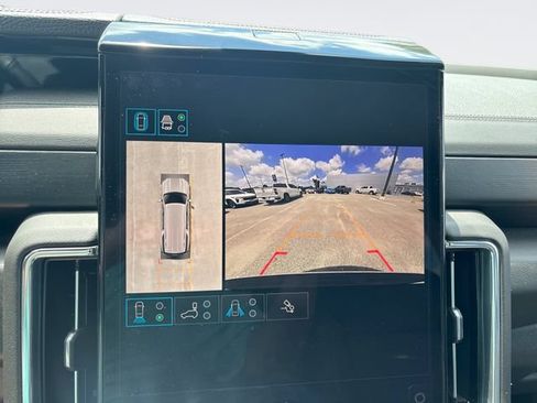 Used 2025 GMC Yukon XL Denali AWD/4WD image 18