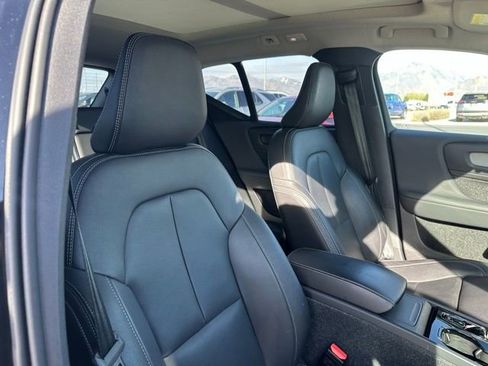 Used 2024 Volvo XC40 B5 Plus AWD/4WD image 18