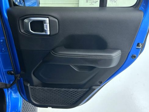 Certified 2022 Jeep Wrangler Unlimited Sahara w/ Cold Weather Group image 17