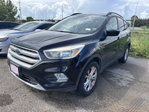 Used 2018 Ford Escape SE FWD image 6