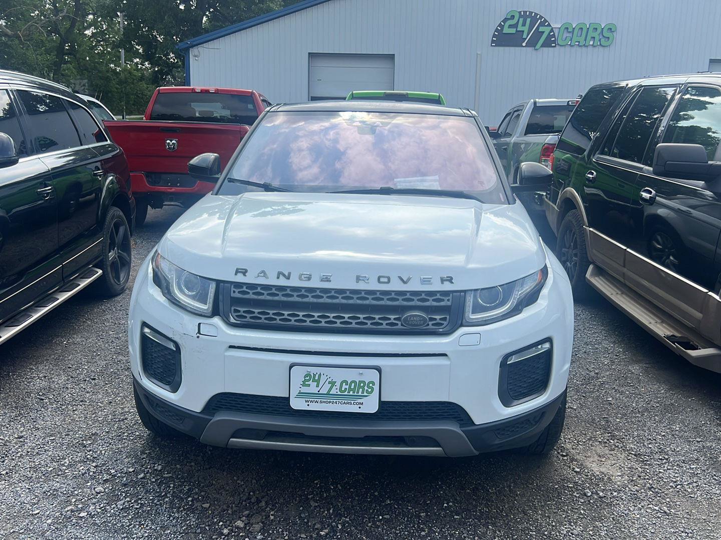 Used 2017 Land Rover Range Rover Evoque SE AWD/4WD image 7