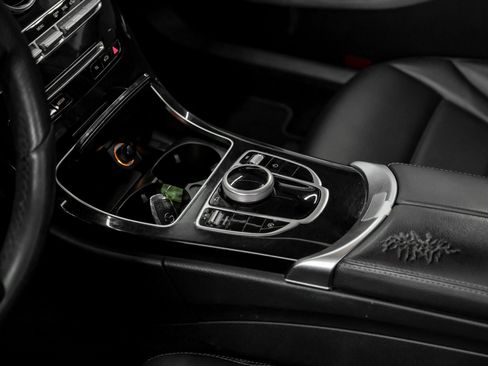 Used 2018 Mercedes-Benz C 300 Sedan image 27