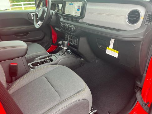 New 2024 Jeep Wrangler Unlimited Sahara AWD/4WD image 22