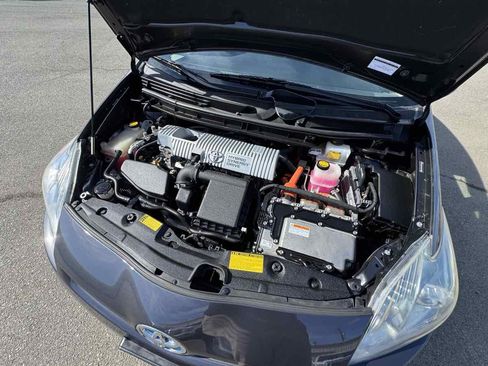 Used 2011 Toyota Prius Two image 38