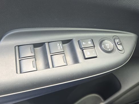 Used 2015 Honda Fit LX image 33
