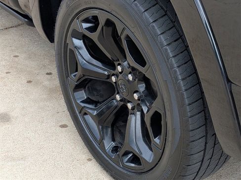 Used 2019 RAM 1500 Limited w/ Advanced Safety Group image 7