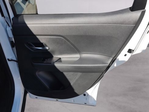 Used 2025 Nissan Kicks SV w/ SV Premium Package image 16