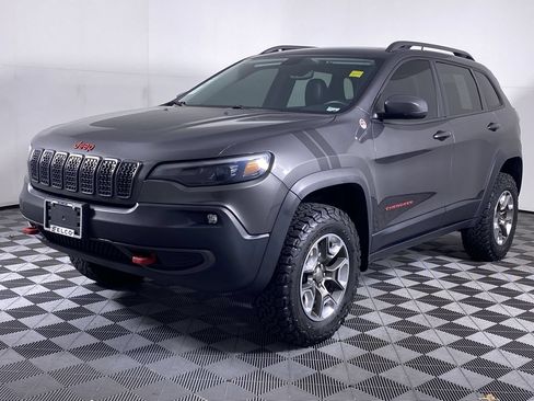 Used 2019 Jeep Cherokee Trailhawk w/ Comfort/Convenience Group AWD/4WD image 17