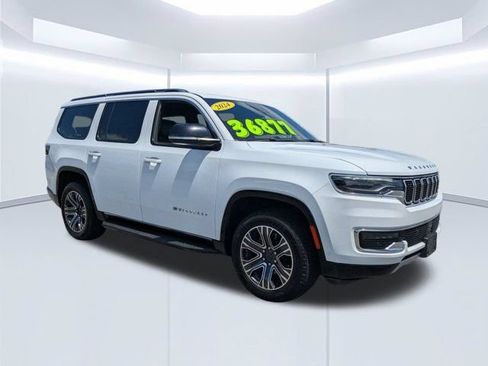 Used 2024 Jeep Wagoneer Series II w/ Flexible Seating Group RWD image 2