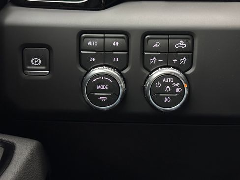 New 2026 GMC Sierra 1500 AT4 w/ AT4 Premium Package AWD/4WD image 23