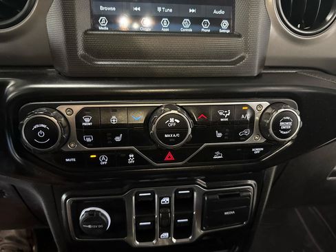 Used 2022 Jeep Gladiator Sport AWD/4WD image 19