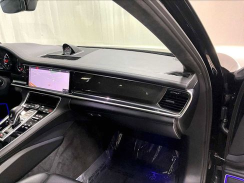 Used 2019 Porsche Panamera GTS image 26