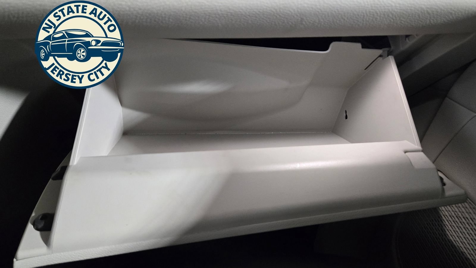 Used 2024 Chrysler Pacifica Limited FWD image 27