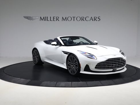 Used 2024 Aston Martin DB12 Convertible image 22