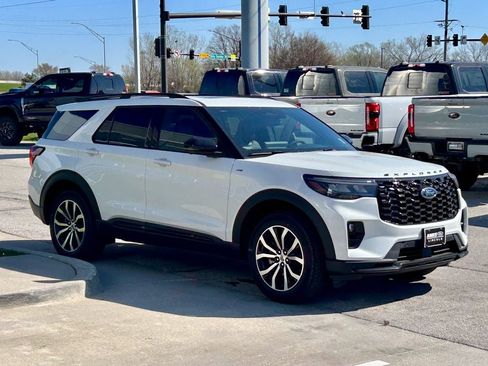New 2026 Ford Explorer ST-Line AWD/4WD image 7
