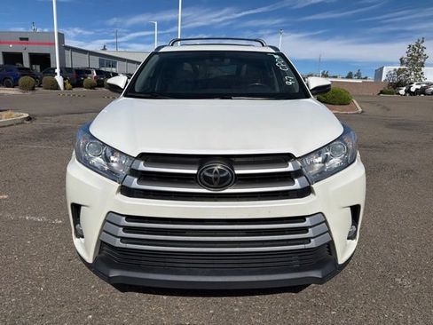 Certified 2018 Toyota Highlander XLE w/ Carpet Mat Package (TMS) AWD/4WD image 2