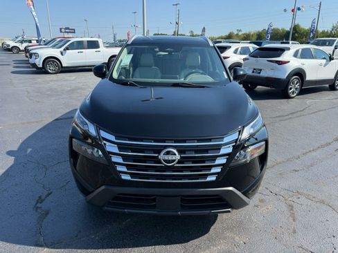 Used 2024 Nissan Rogue SV w/ SV Premium Package AWD/4WD image 21